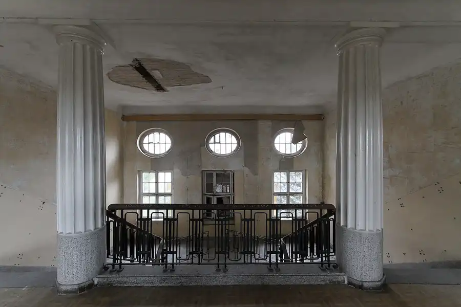 019 | 2012 | Wünsdorf | Das Haus der Offiziere – Hauptgebäude | © carsten riede fotografie