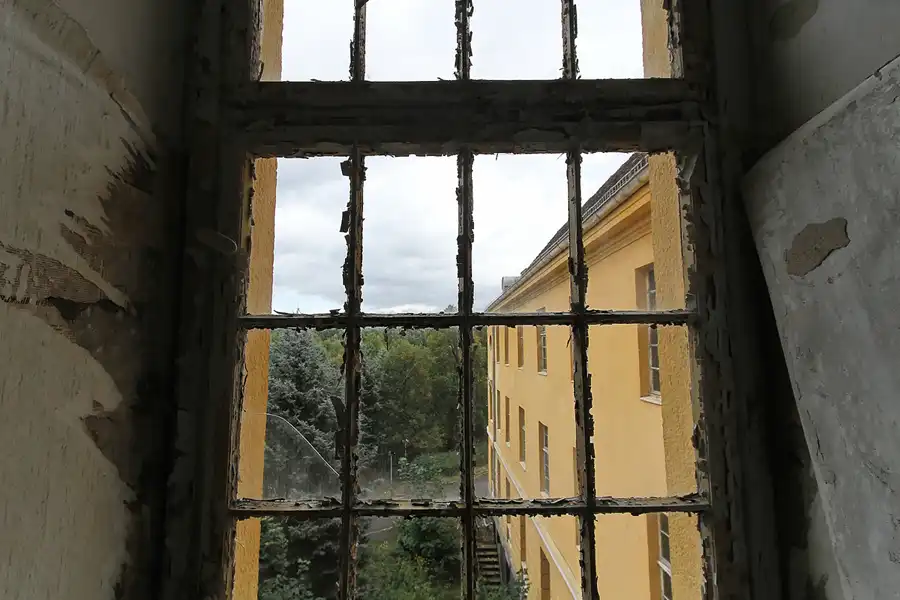 022 | 2012 | Wünsdorf | Das Haus der Offiziere – Hauptgebäude | © carsten riede fotografie