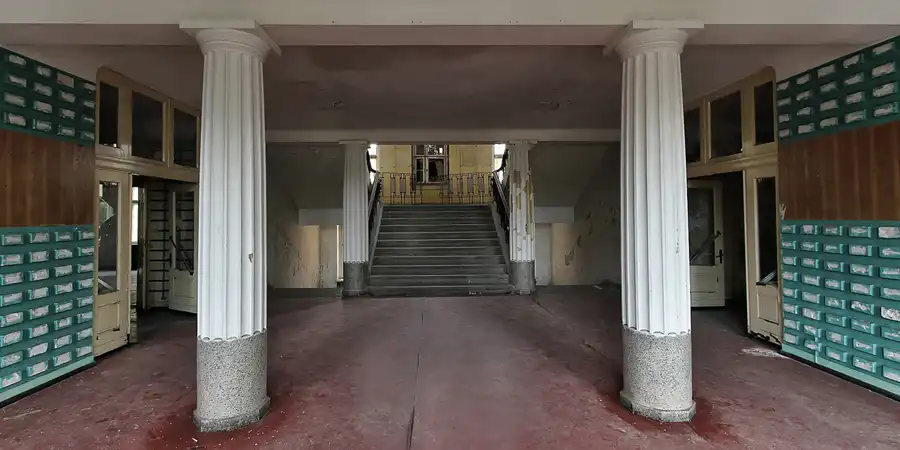 037 | 2012 | Wünsdorf | Das Haus der Offiziere – Hauptgebäude | © carsten riede fotografie