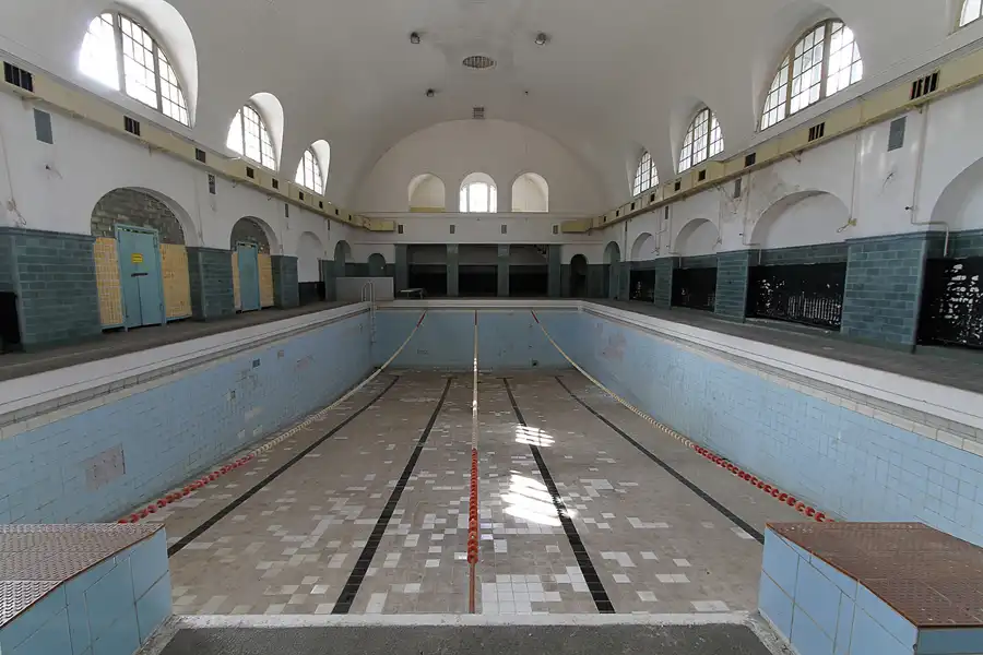 045 | 2012 | Wünsdorf | Das Haus der Offiziere – Badeanstalt | © carsten riede fotografie