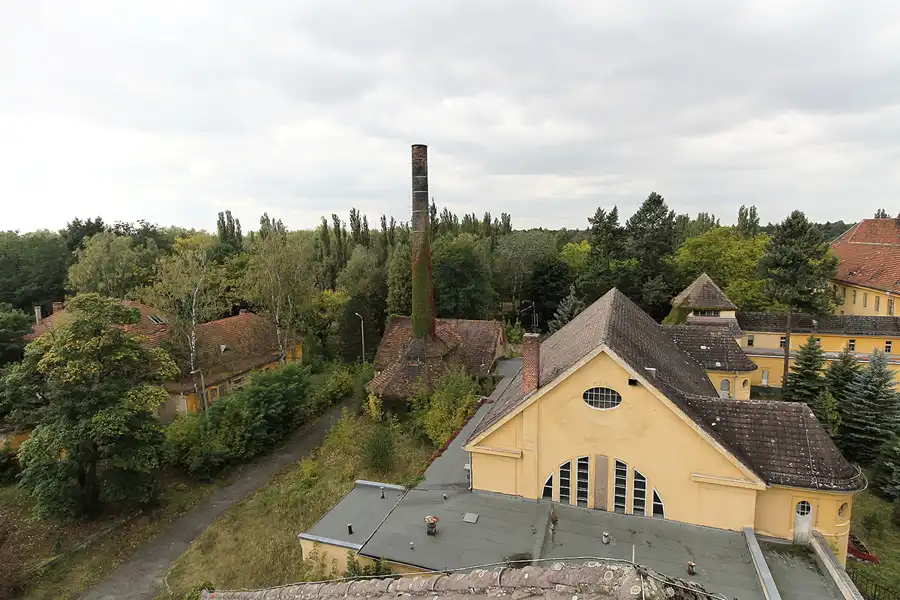 069 | 2012 | Wünsdorf | Das Haus der Offiziere – Blick von der Offizier-Speiseanstalt | © carsten riede fotografie