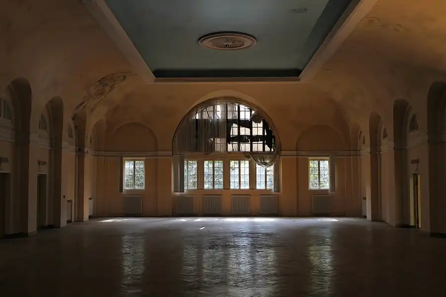 081 | 2012 | Wünsdorf | Das Haus der Offiziere – Konzerthaus | © carsten riede fotografie