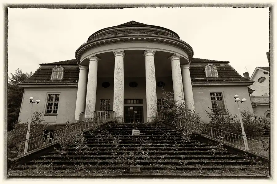 091 | 2012 | Wünsdorf | Das Haus der Offiziere – Offizier-Speiseanstalt | © carsten riede fotografie
