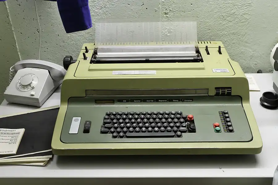 016 | 2012 | Frauenwald | Bunkermuseum – Ausweichführungsstelle der Bezirksverwaltung für Staatssicherheit Suhl | © carsten riede fotografie