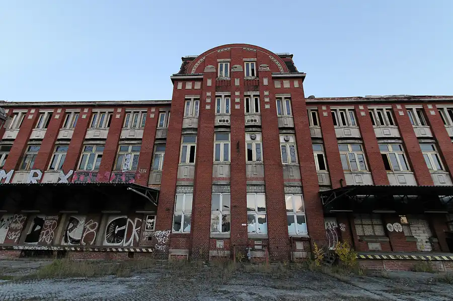 001 | 2012 | Berlin | Streetart im Backkombinat | © carsten riede fotografie