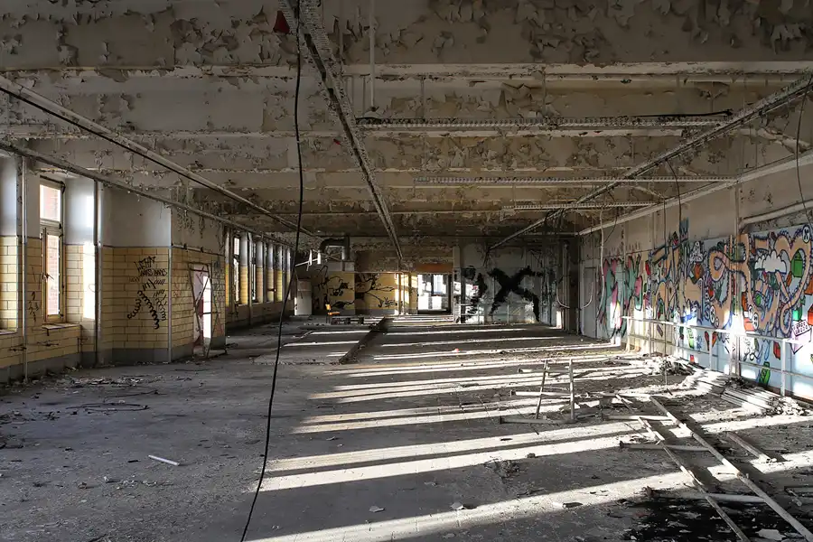 033 | 2012 | Berlin | Streetart im Backkombinat | © carsten riede fotografie