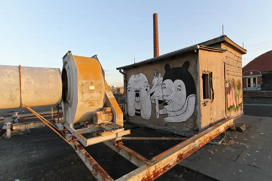 090 | 2012 | Berlin | Streetart im Backkombinat | © carsten riede fotografie