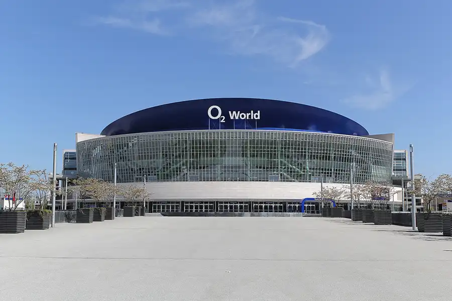 025 | 2013 | Berlin | Mühlenstrasse – O2 World | © carsten riede fotografie