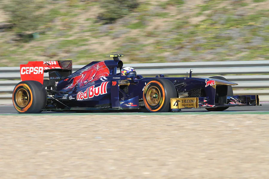 154 | 2013 | Jerez De La Frontera | Toro Rosso-Ferrari STR8 | Daniel Ricciardo | © carsten riede fotografie