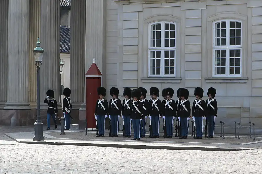 035 | 2013 | København | Amalienborg Plads | Amalienborg Wachablösung | © carsten riede fotografie