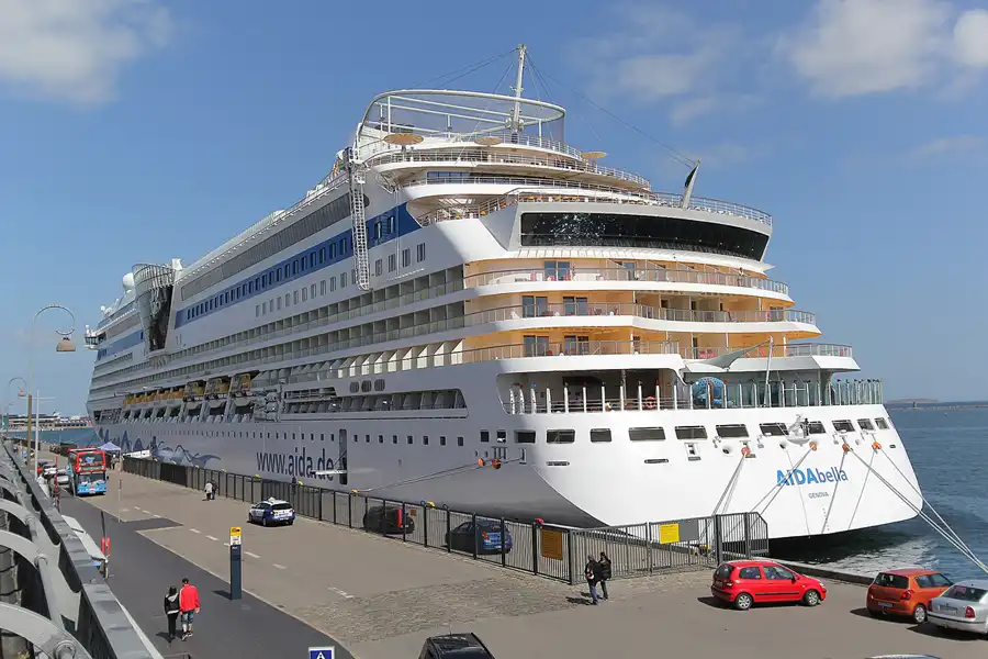 054 | 2013 | København | Langeliniekaj | Aida Bella | © carsten riede fotografie