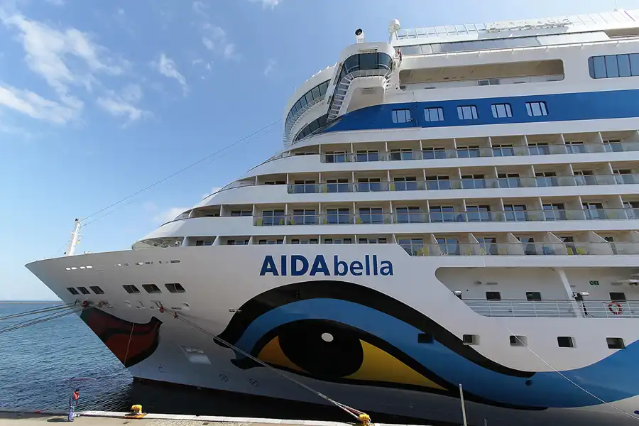 058 | 2013 | København | Langeliniekaj | Aida Bella | © carsten riede fotografie