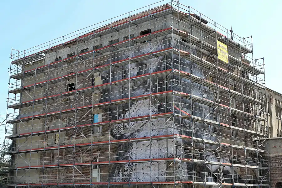 036 | 2013 | Berlin | JR – The Wrinkles Of The City | Strasse der Pariser Kommune | © carsten riede fotografie