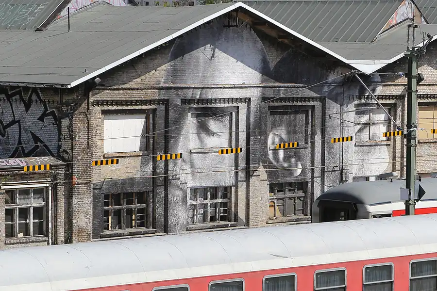 040 | 2013 | Berlin | JR – The Wrinkles Of The City | Warschauer Brücke | © carsten riede fotografie