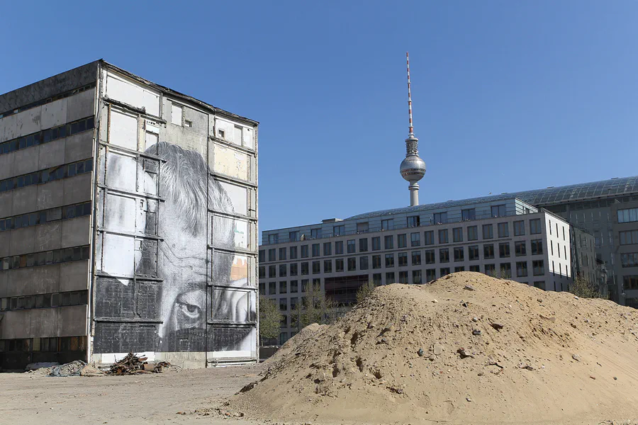 035 | 2013 | Berlin | JR – The Wrinkles Of The City | Breite Strasse | © carsten riede fotografie