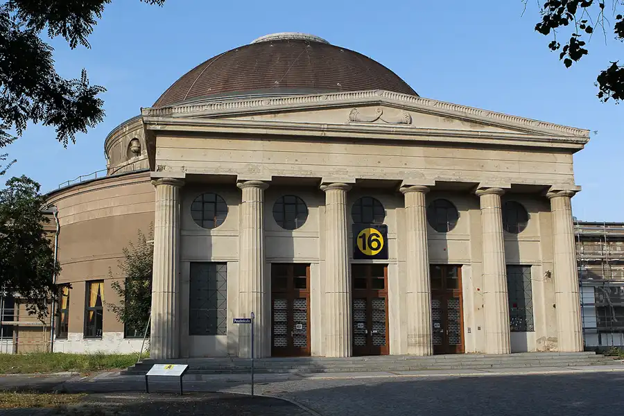 054 | 2013 | Leipzig | Alte Messe | © carsten riede fotografie