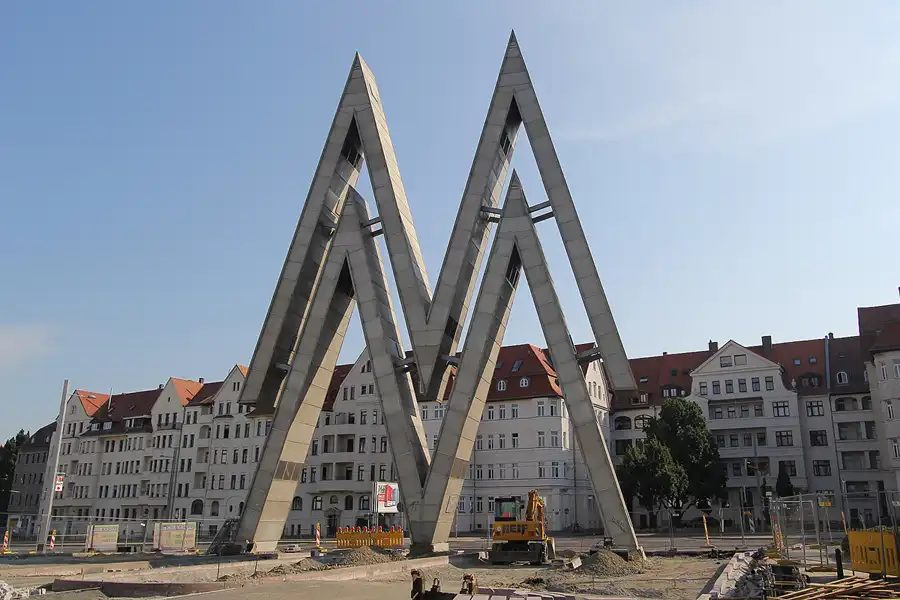 083 | 2013 | Leipzig | Alte Messe – Doppel-M | © carsten riede fotografie