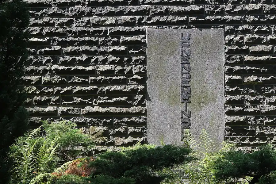 044 | 2013 | Leipzig | Südfriedhof | © carsten riede fotografie