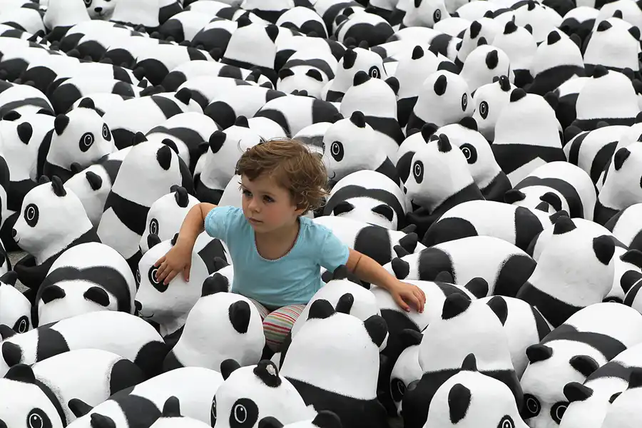 025 | 2013 | Berlin | 1600 Pandas on Tour | © carsten riede fotografie