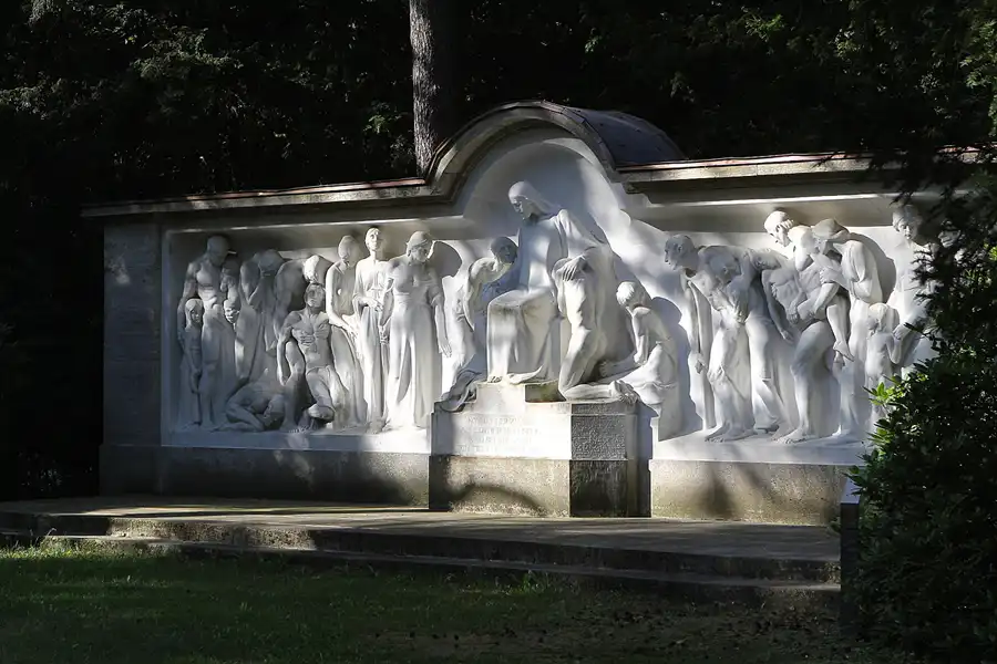 002 | 2013 | Stahnsdorf | Südwestkirchhof | © carsten riede fotografie