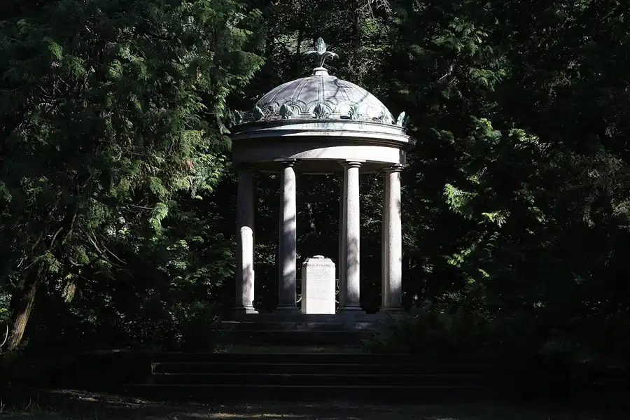 026 | 2013 | Stahnsdorf | Südwestkirchhof | © carsten riede fotografie