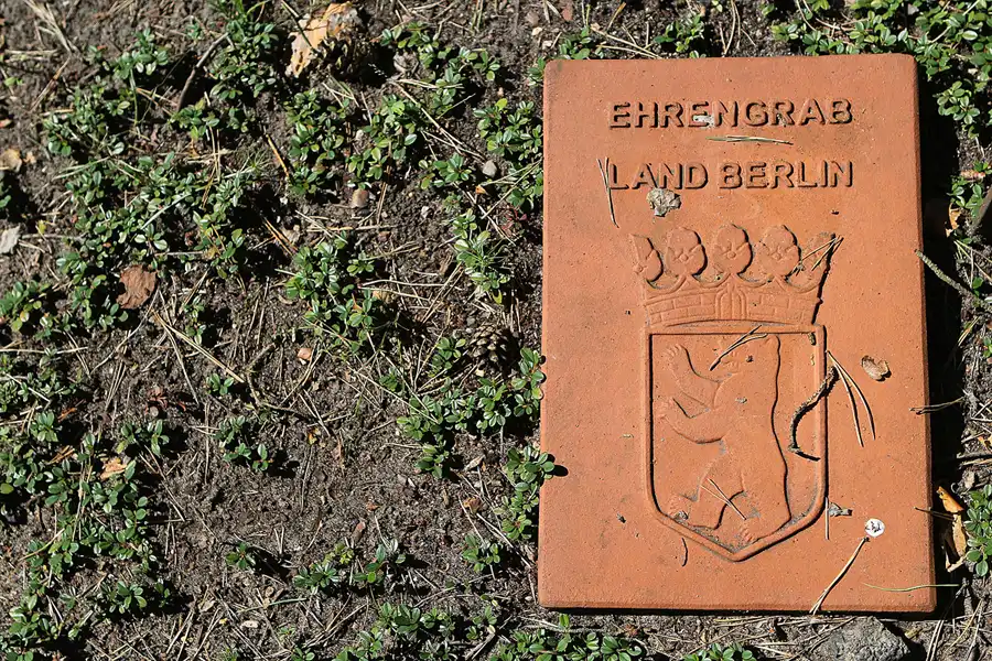 106 | 2013 | Stahnsdorf | Südwestkirchhof | © carsten riede fotografie