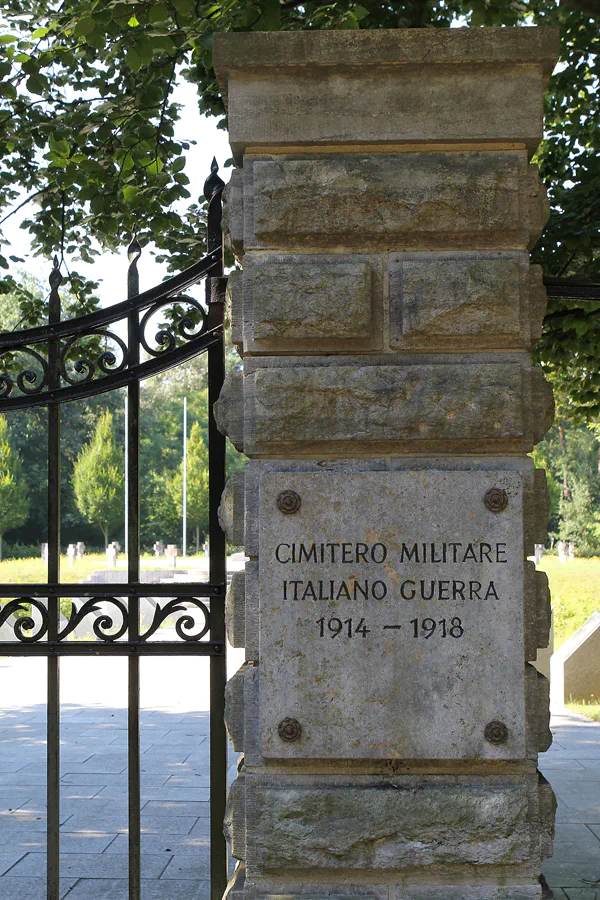 113 | 2013 | Stahnsdorf | Südwestkirchhof – Cimitero Militare Italiano Guerra | © carsten riede fotografie