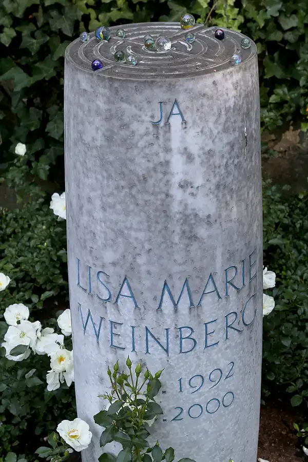 062 | 2013 | Berlin | Waldfriedhof Heerstrasse | © carsten riede fotografie