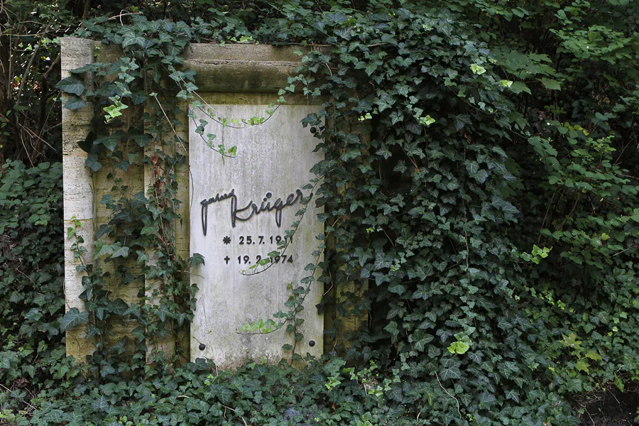 053 | 2013 | Berlin | Waldfriedhof Heerstrasse | © carsten riede fotografie