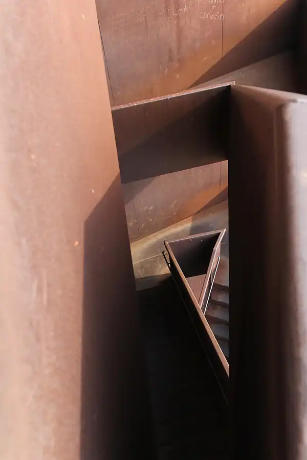 022 | 2014 | Sornoer Kanal | Rostiger Nagel | © carsten riede fotografie