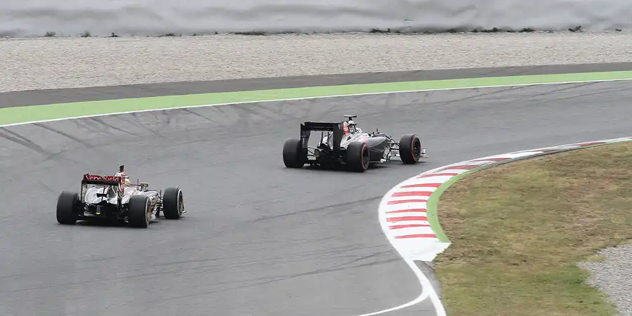 212 | 2014 | Barcelona | Sauber-Ferrari C33 | Esteban Gutierrez + Lotus-Renault E22 | Charles Pic | © carsten riede fotografie