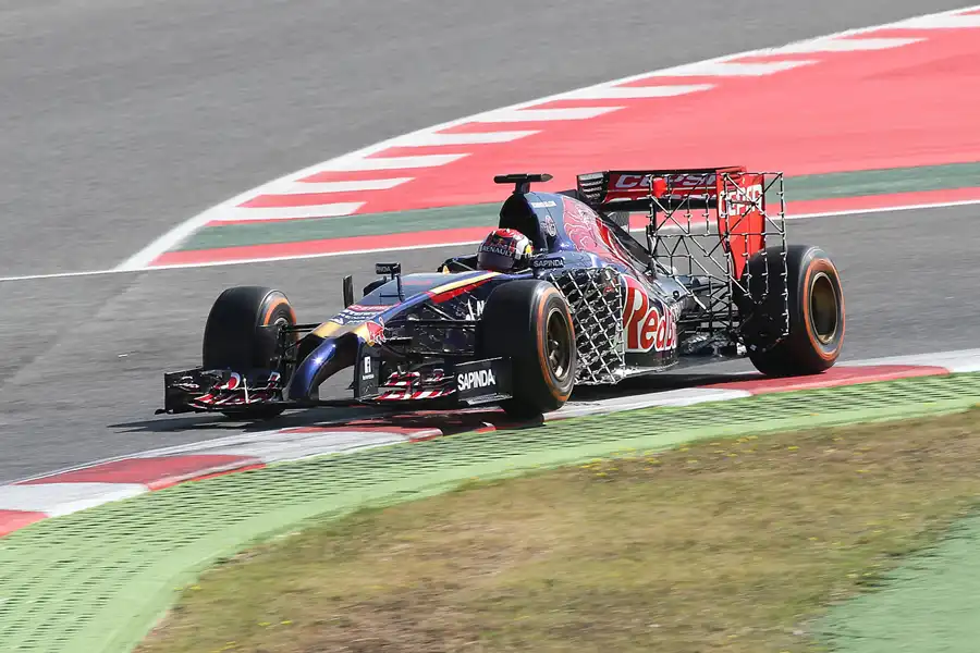 241 | 2014 | Barcelona | Toro Rosso-Renault STR9 | Daniil Kvyat | © carsten riede fotografie
