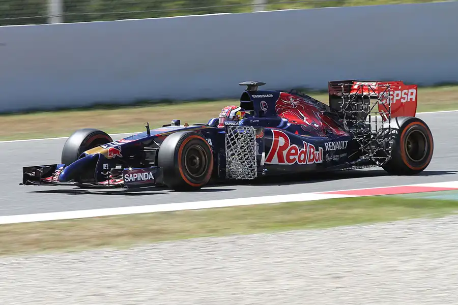 244 | 2014 | Barcelona | Toro Rosso-Renault STR9 | Daniil Kvyat | © carsten riede fotografie