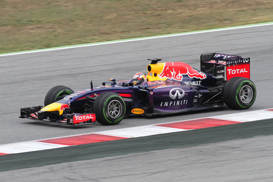 181 | 2014 | Barcelona | Red Bull-Renault RB10 | Sebastian Buemi | © carsten riede fotografie