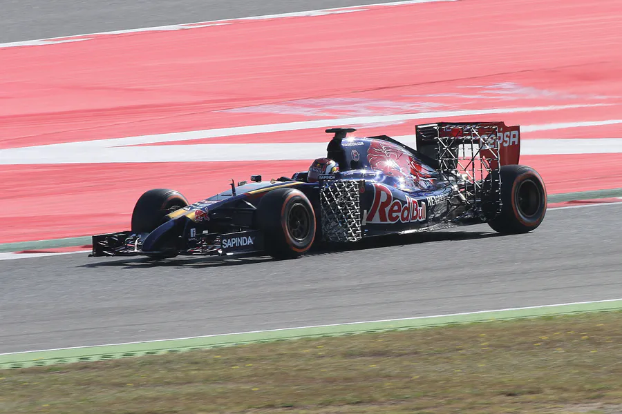 240 | 2014 | Barcelona | Toro Rosso-Renault STR9 | Daniil Kvyat | © carsten riede fotografie