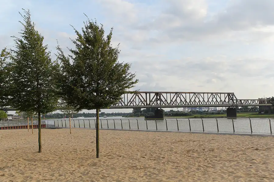 190 | 2014 | Duisburg | Rheinpark | © carsten riede fotografie