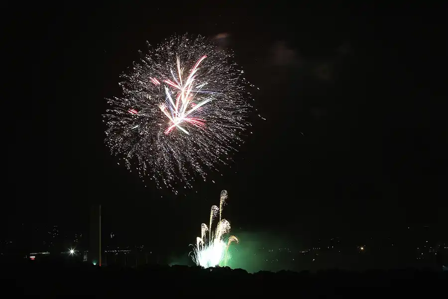 023 | 2014 | Berlin | Pyronale – Team Italien – Blick von der Field Station Teufelsberg | © carsten riede fotografie