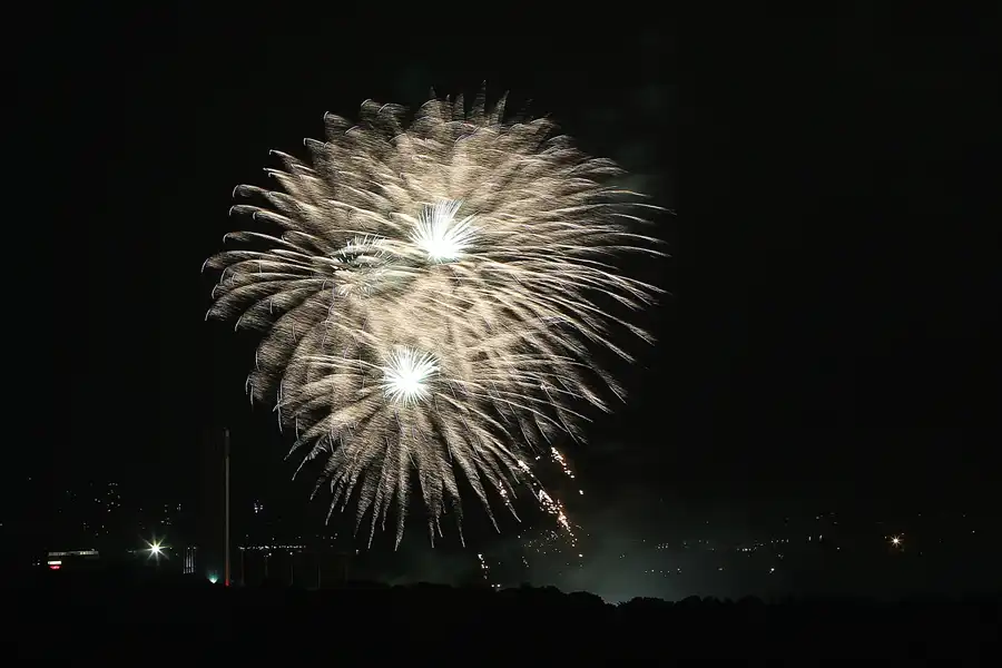 024 | 2014 | Berlin | Pyronale – Team Italien – Blick von der Field Station Teufelsberg | © carsten riede fotografie