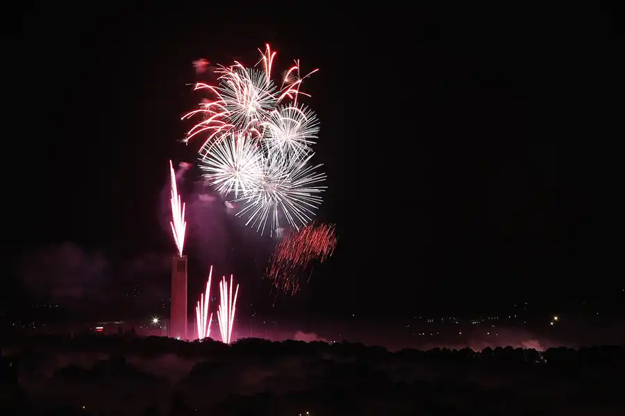 093 | 2014 | Berlin | Pyronale – Citroen Feuerwerksshow – Blick von der Field Station Teufelsberg | © carsten riede fotografie