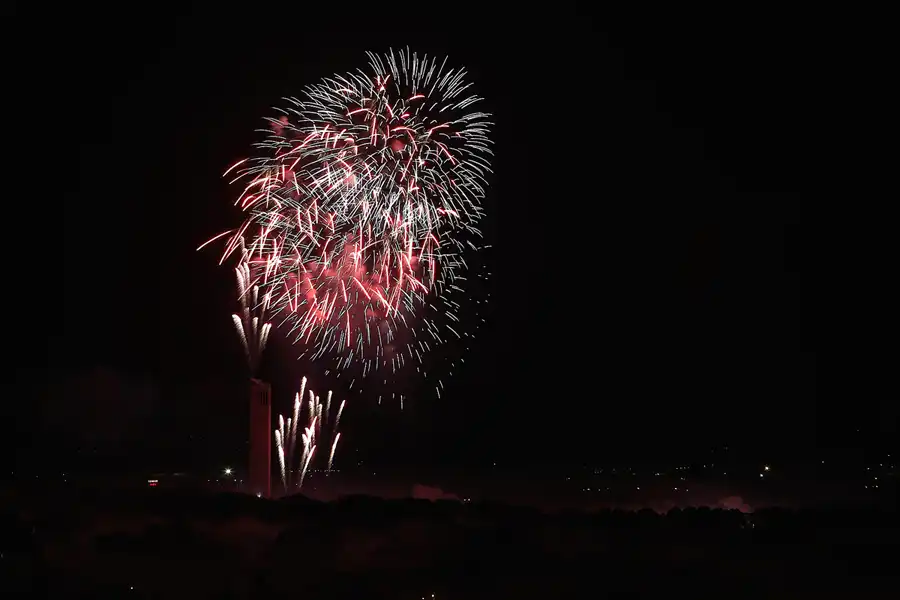 094 | 2014 | Berlin | Pyronale – Citroen Feuerwerksshow – Blick von der Field Station Teufelsberg | © carsten riede fotografie