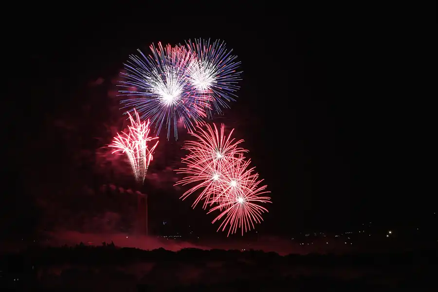 099 | 2014 | Berlin | Pyronale – Citroen Feuerwerksshow – Blick von der Field Station Teufelsberg | © carsten riede fotografie