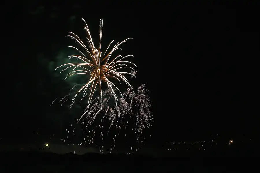 103 | 2014 | Berlin | Pyronale – Citroen Feuerwerksshow – Blick von der Field Station Teufelsberg | © carsten riede fotografie
