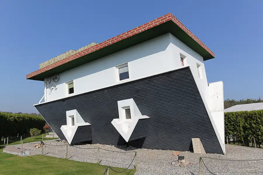 046 | 2014 | Trassenheide | Die Welt steht Kopf | © carsten riede fotografie