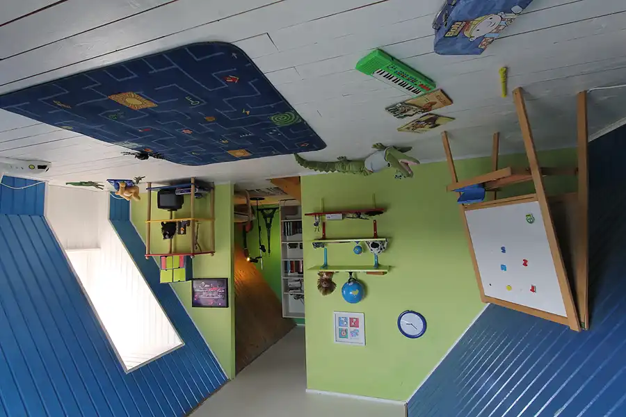 055 | 2014 | Trassenheide | Die Welt steht Kopf | © carsten riede fotografie