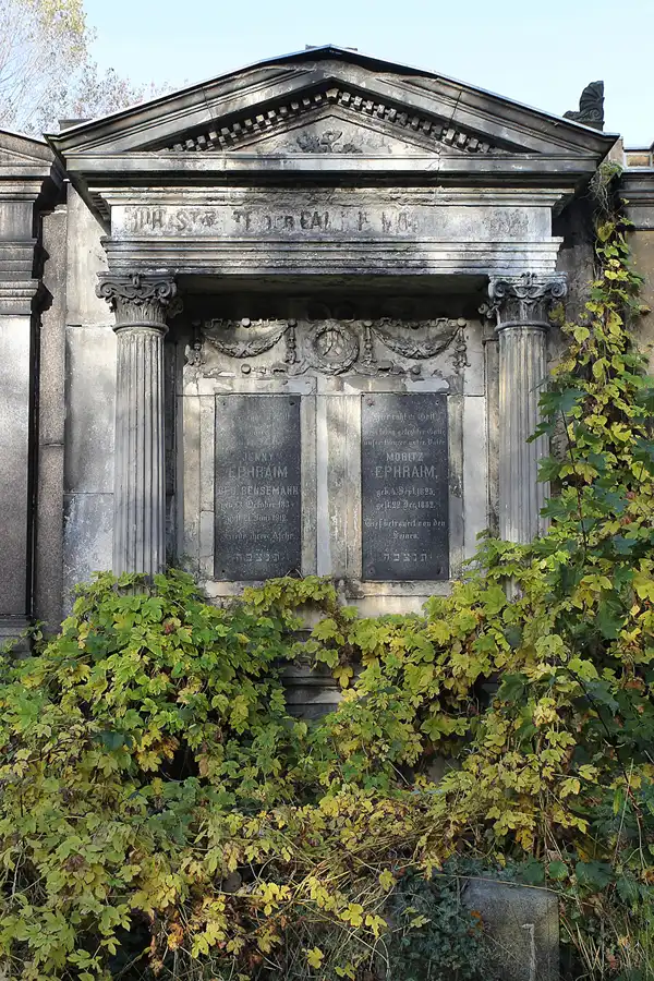 009 | 2014 | Berlin | Jüdischer Friedhof Berlin-Weissensee | © carsten riede fotografie