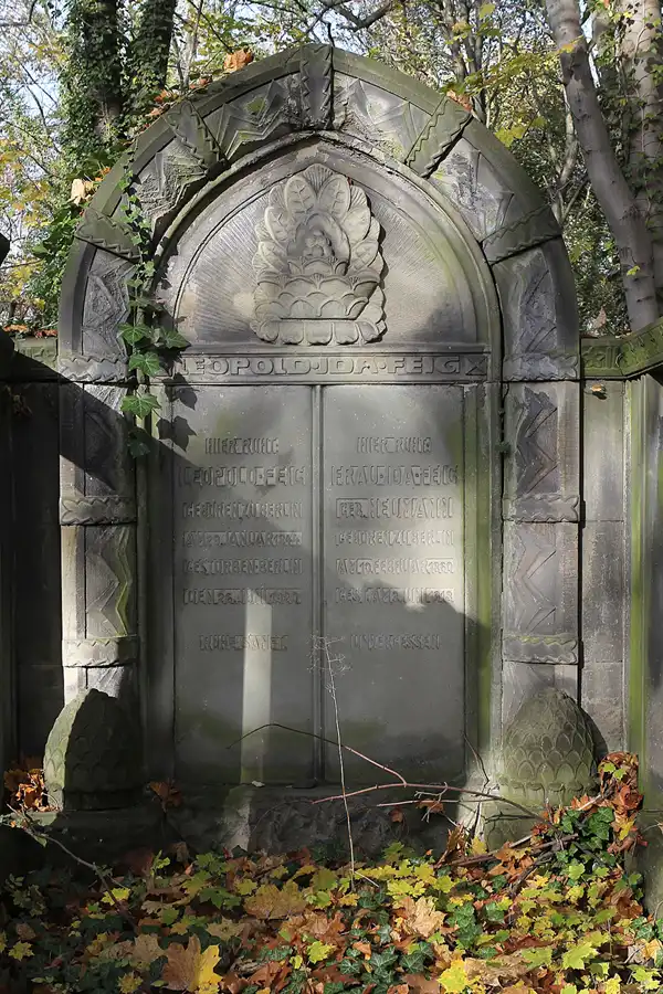 042 | 2014 | Berlin | Jüdischer Friedhof Berlin-Weissensee | © carsten riede fotografie