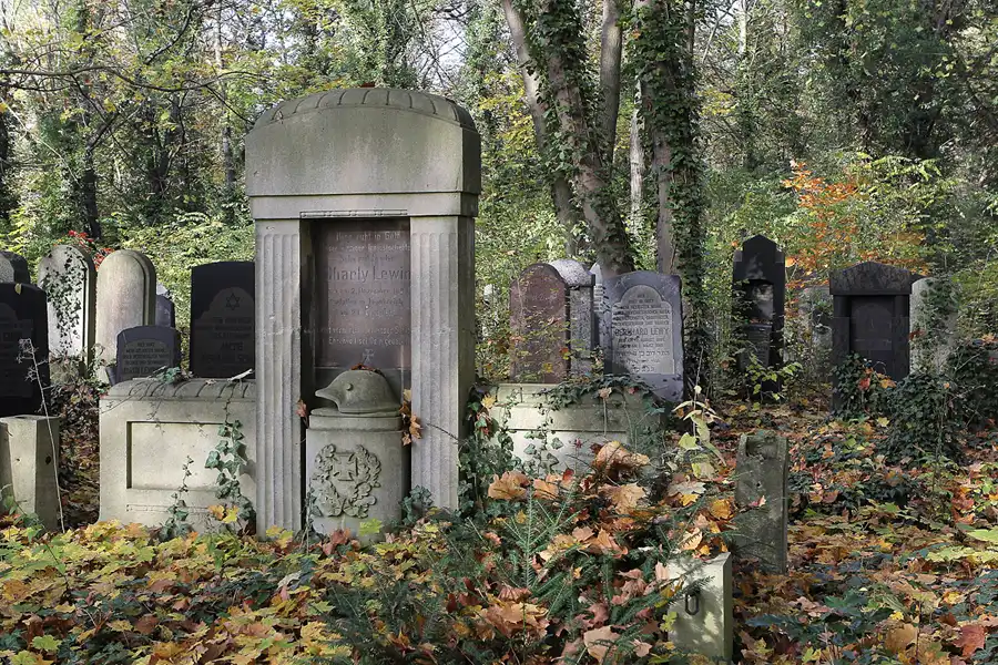 044 | 2014 | Berlin | Jüdischer Friedhof Berlin-Weissensee | © carsten riede fotografie