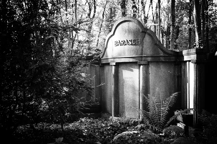 082 | 2014 | Berlin | Jüdischer Friedhof Berlin-Weissensee | © carsten riede fotografie