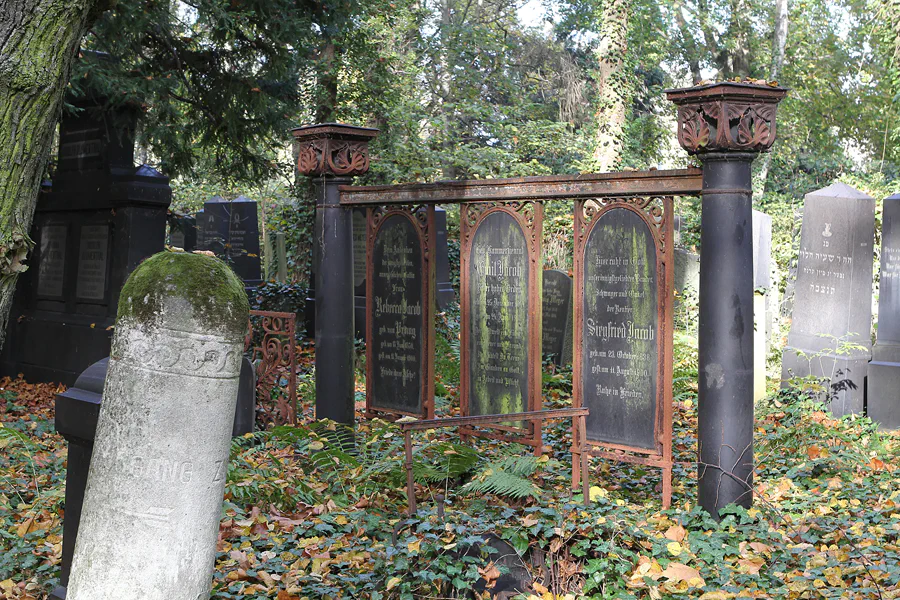 123 | 2014 | Berlin | Jüdischer Friedhof Berlin-Weissensee | © carsten riede fotografie
