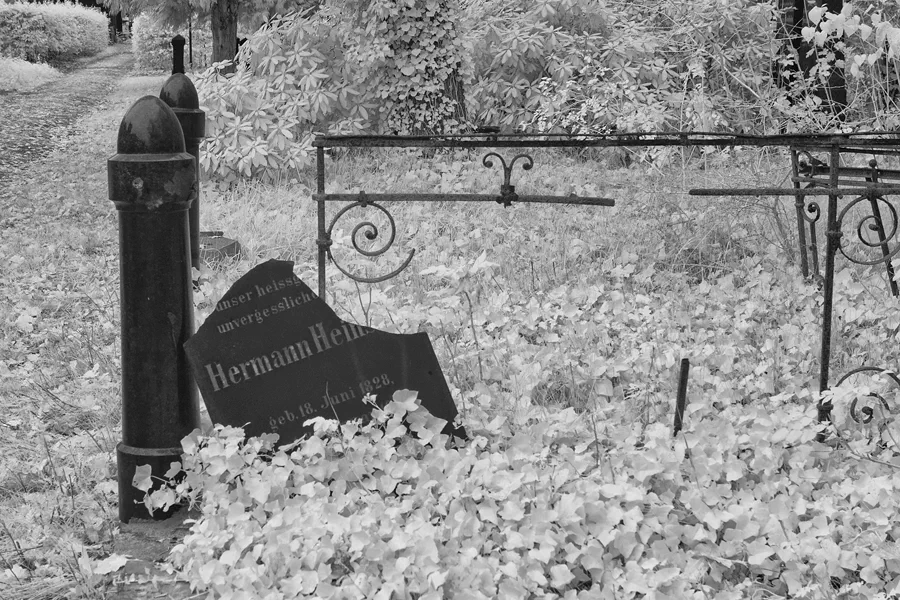 061 | 2014 | Berlin | Jüdischer Friedhof Berlin-Weissensee | © carsten riede fotografie